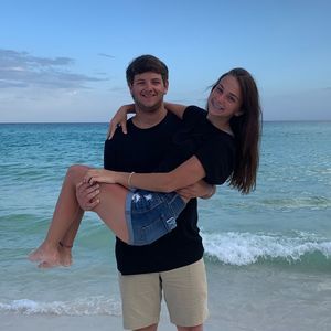 Meet your Posher, Kenzie